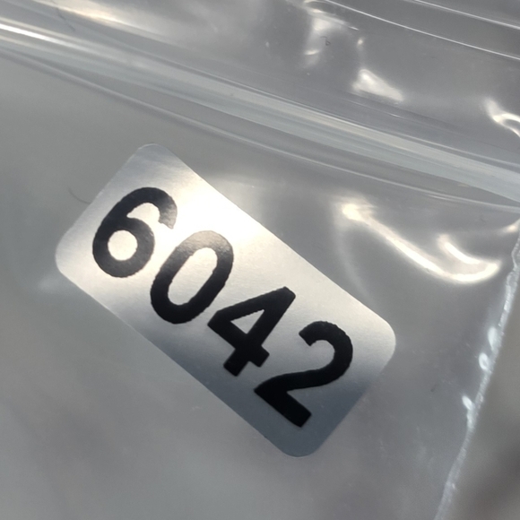 Torrid Sweater Womens 1X 1 Pink Off Shoulder Sweatshirt Ombre Super Soft Plush - Picture 11 of 11